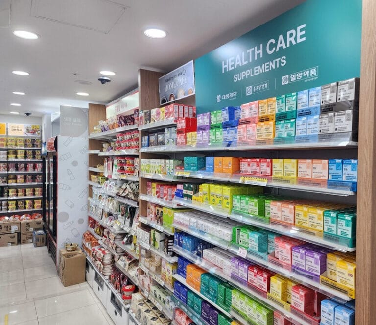 다이소 매장의 건강기능식품(건기식)코너의 모습